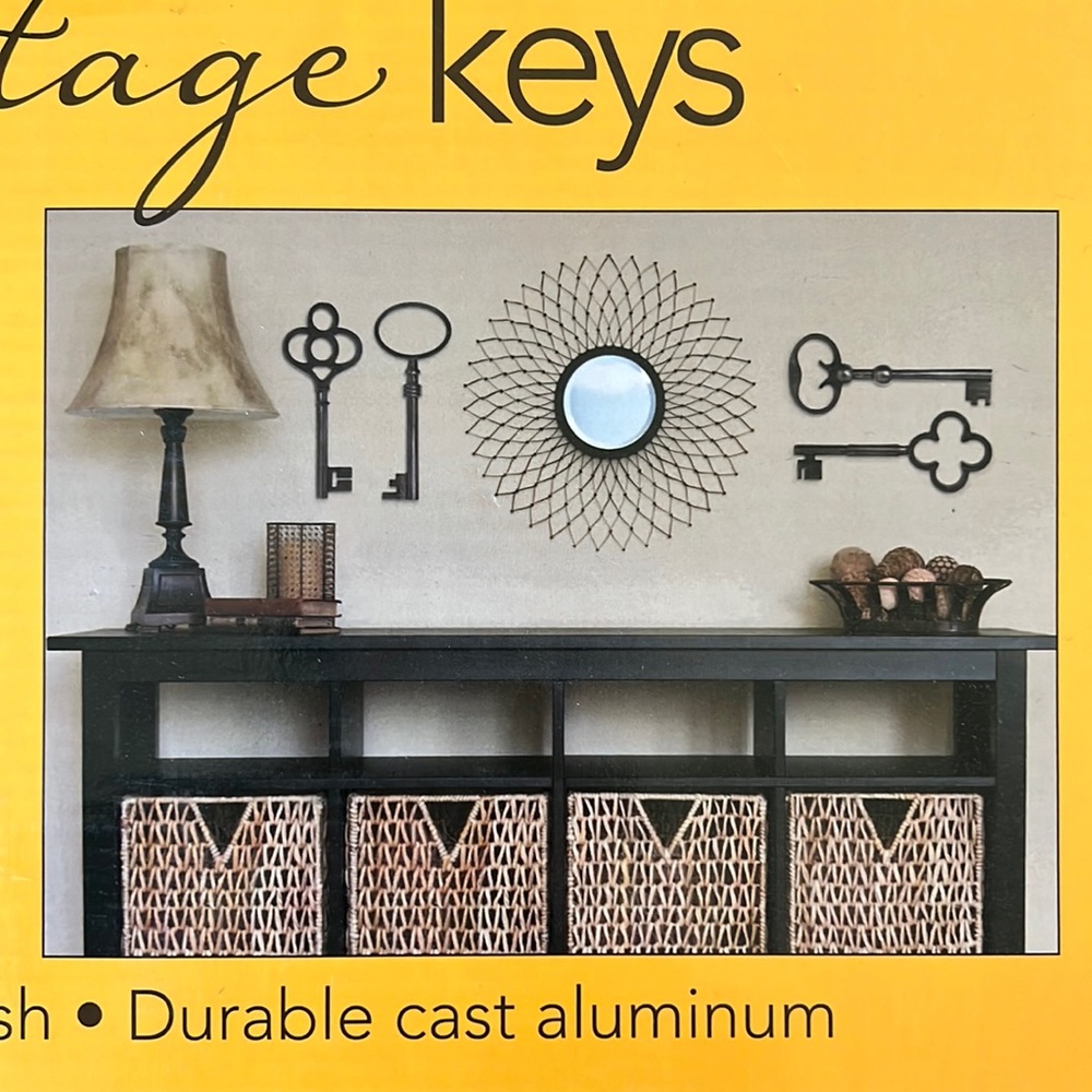 Wall decor. Two sets of two vintage keys wall decor.